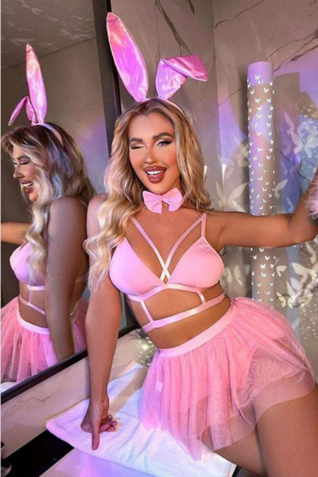 Pembe Etekli Kostüm